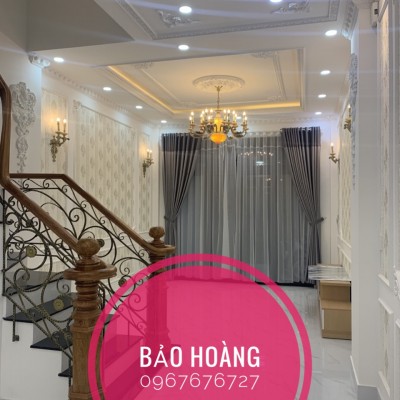 BÁN NHÀ THỦ ĐỨC, NHÀ PHỐ KIỂU MẨU CHO QUẬN, PHONG CÁCH BÁN CỔ ĐIỂN .DT:4M X 13,5M  GIÁ MỀM 5TỶ 4 ,